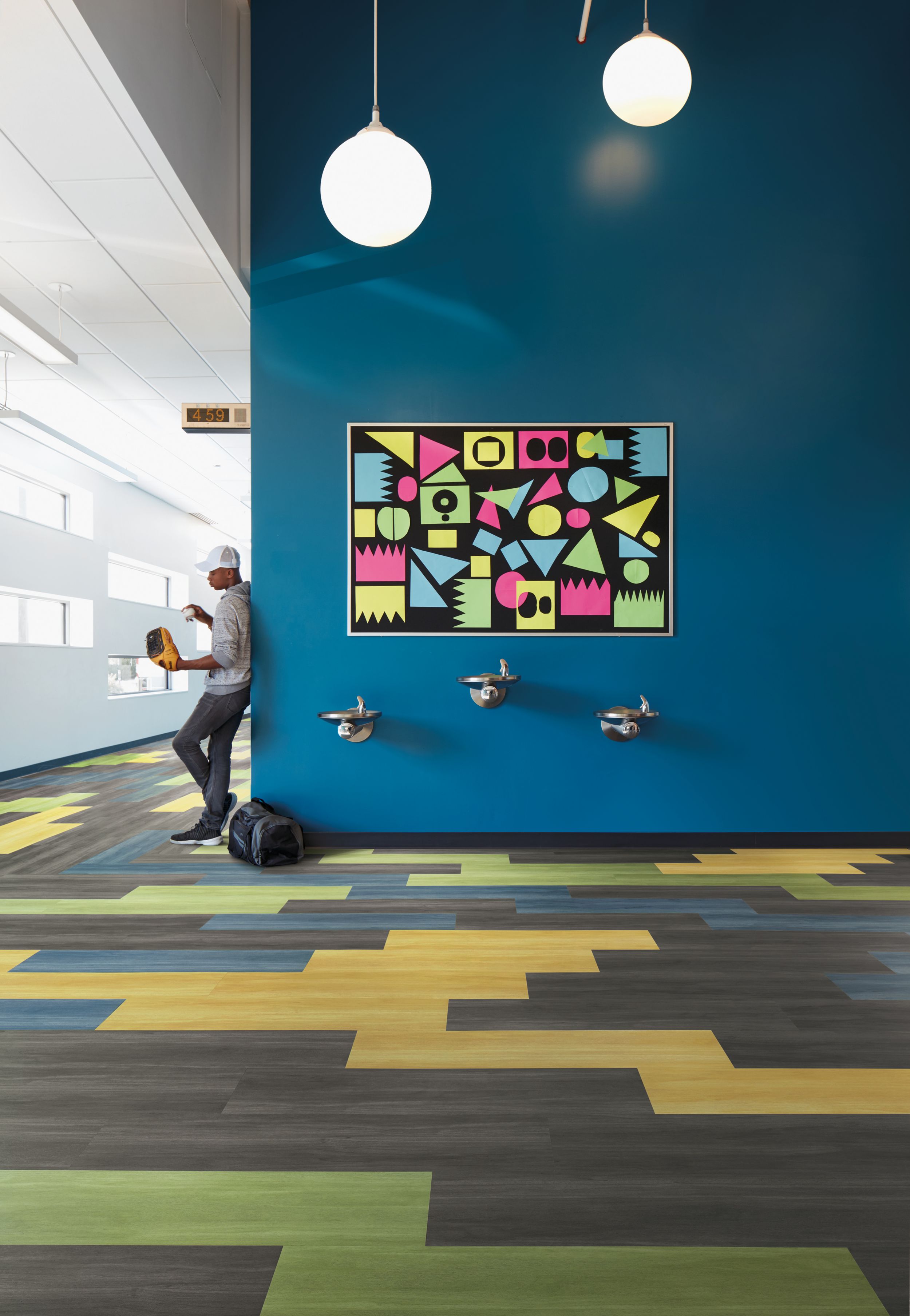 Interface Studio Set LVT in school common area with art and water fountains imagen número 12
